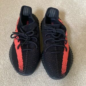 Adidas Yeezy Boost 350 V2 Men's sneakers - black w/coral stripe